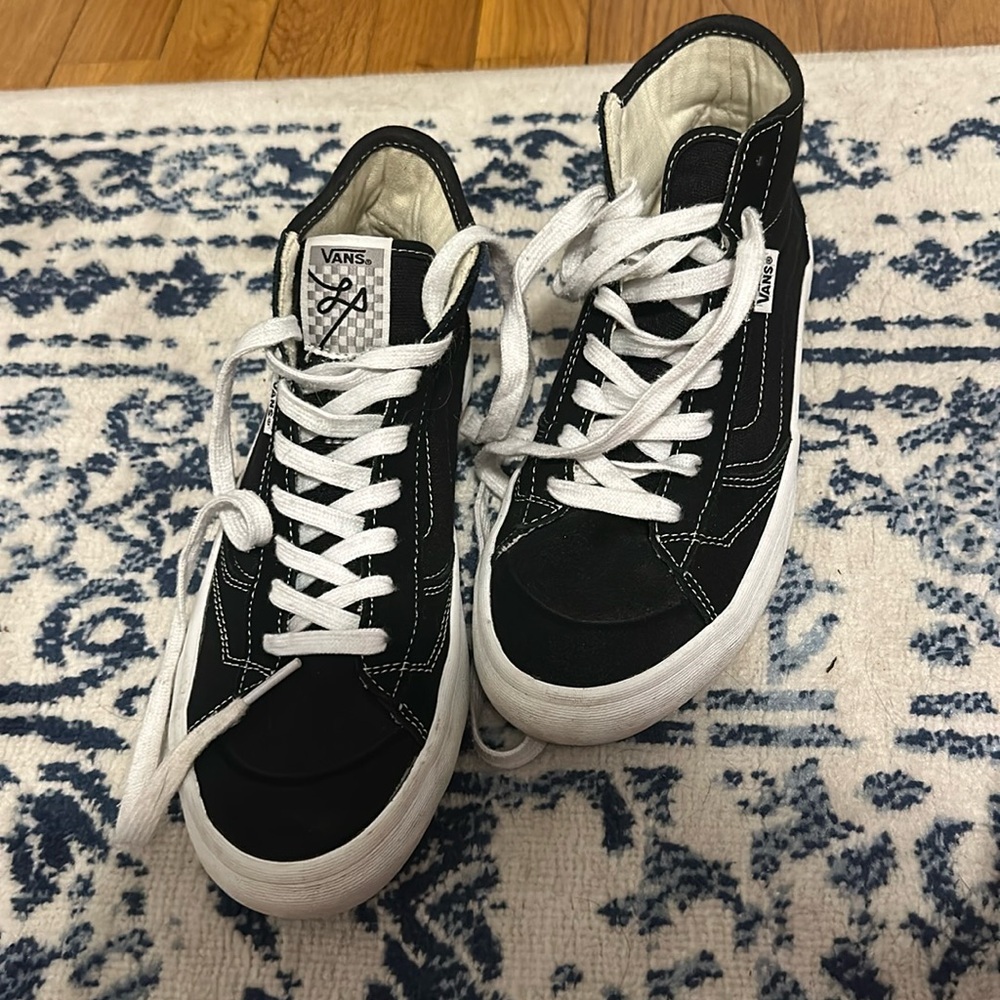 VANS - THE LIZZIE (BLACK/WHITE)